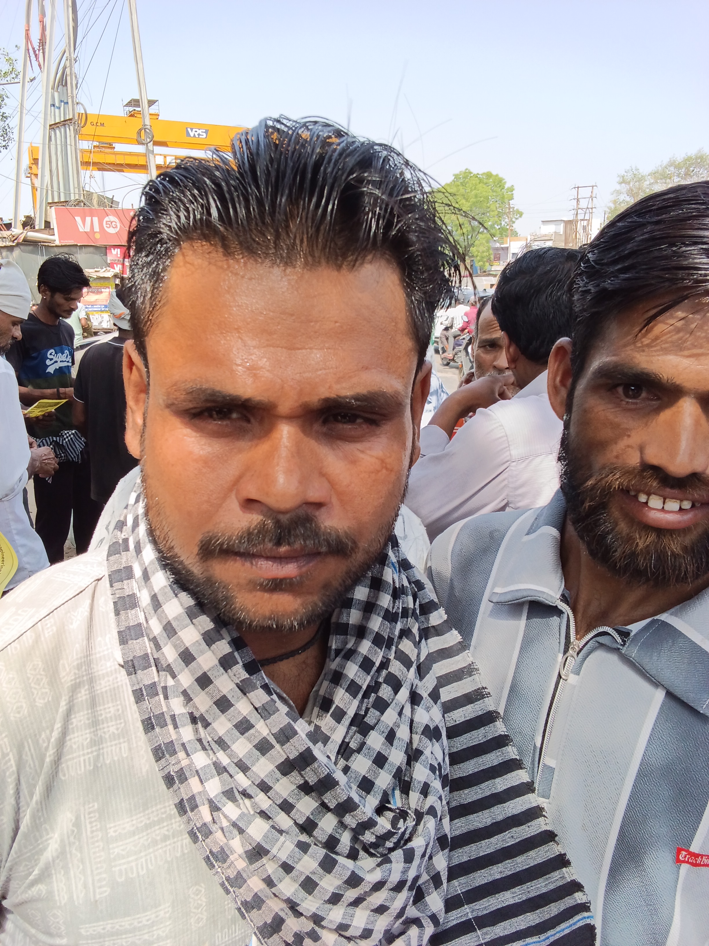 Construction Material Loading Labour Services in Indore