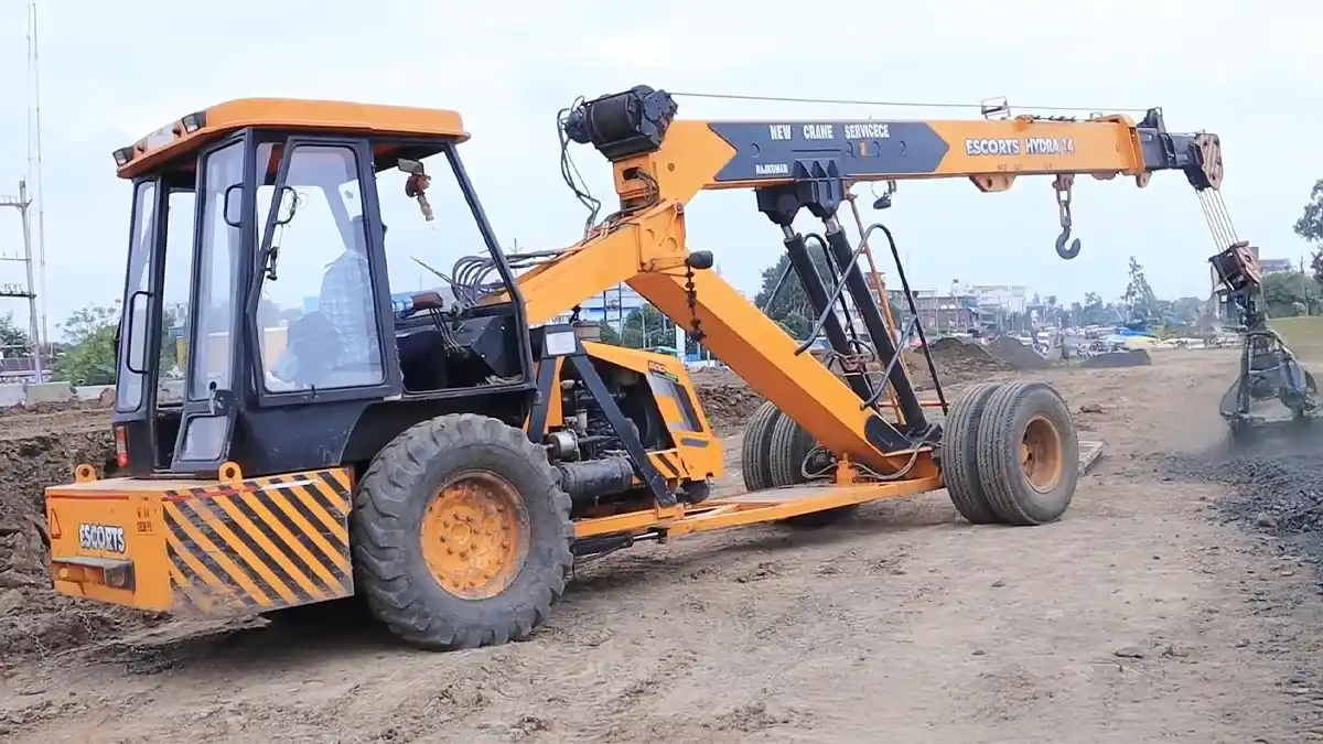 Hydra Crane Rental Services for Heavy Lifting & Material Handling